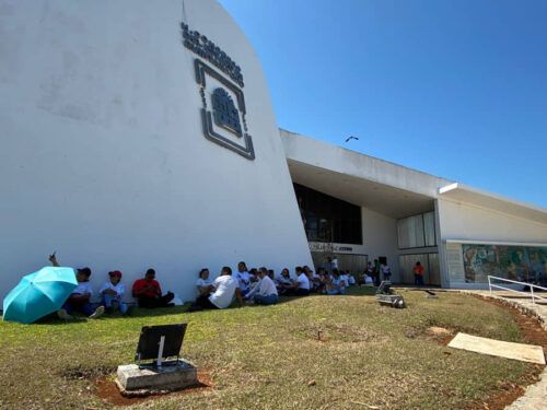 Protestan maestros de educación Indígena en Quintana Roo, contra ley de AMLO