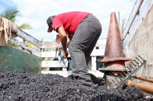 Puerto Morelos, pionero en Quintana Roo en bacheo en frío para reparar vialidades