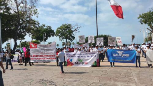 Marchan sindicatos en la capital para exigir mejoras laborales