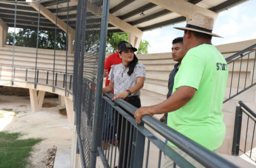 Supervisa Blanca Merari la unidad deportiva de la Colonia "Pescadores"