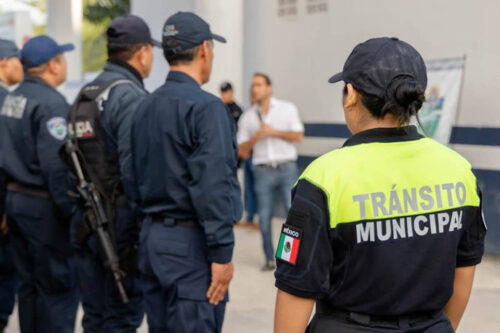 Anuncia Castañón aumento salarial a policías de Tulum, y la rifa de una casa