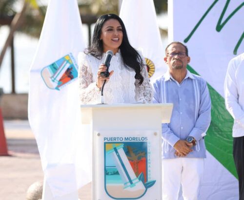 Encabeza Blanca Merari conmemoración de la Marina en Puerto Morelos