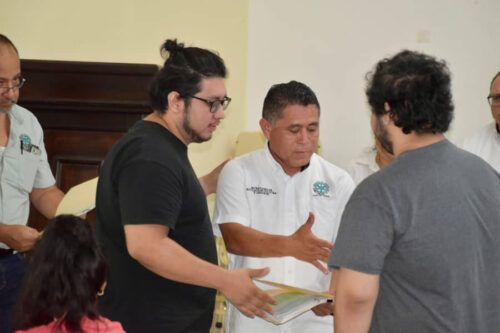 Luis Herrera entrega a 29 familias el finiquito de colecta de defunción