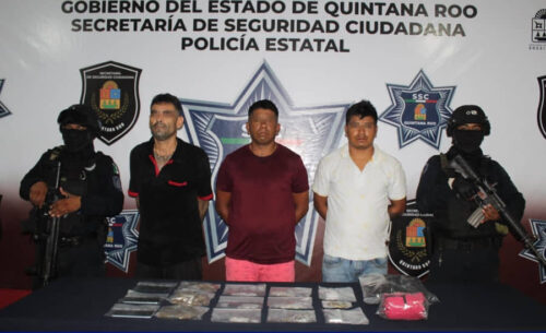 Cae trio de narcomenudistas con drogas en la SM93 de Cancún 