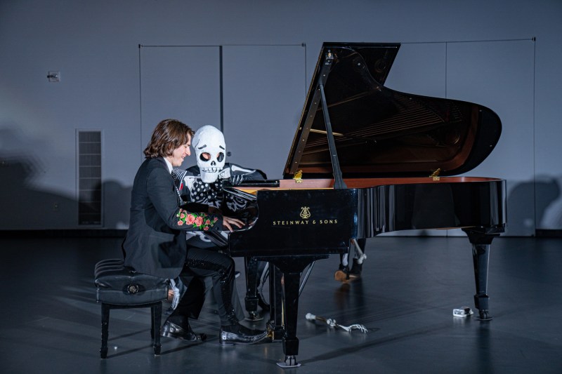 Nuevo espectáculo en Nueva York celebra el Día de Muertos mexicano - nuevo-espectaculo-en-nueva-york-celebra-el-dia-de-muertos-mexicano-3-1024x683