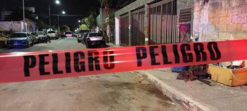 Tiran en la calle a un hombre asesinado a balazos en el Pedregal