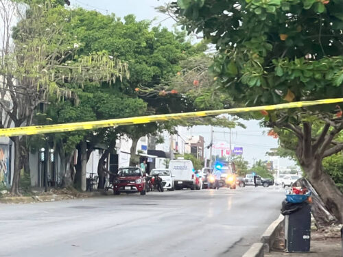 Muere en hospital de Cancún sujeto baleado en una barbería