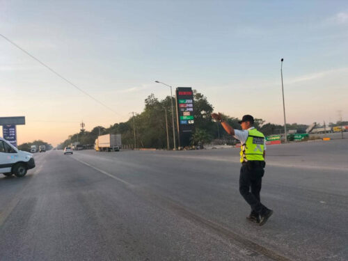 Toma precauciones, cerradas más de cinco vialidades en Cancún