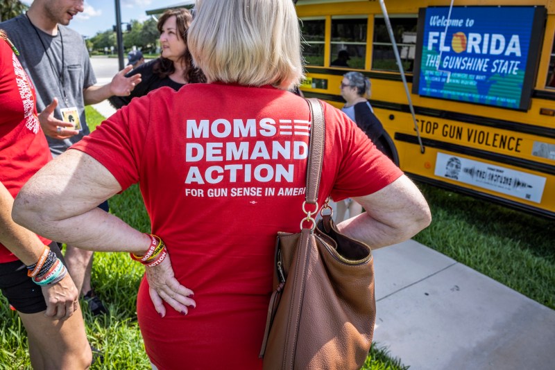 Perdieron un hijo en Parkland y ahora recorren EEUU para unir a la gente contra las armas - parkland-1024x683