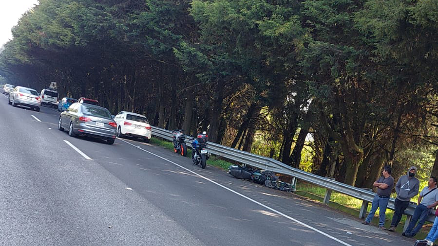 Asaltos, accidentes y narcos hacen de la México-Cuernavaca la "carretera de los horrores" - accidente-en-la-autopista-mexico-cuernavaca