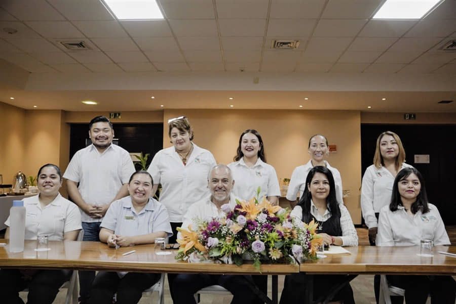 Firma Instituto de la Mujer de Puerto Morelos convenio de colaboración con el Hotel Ocean Coral & Turquesa