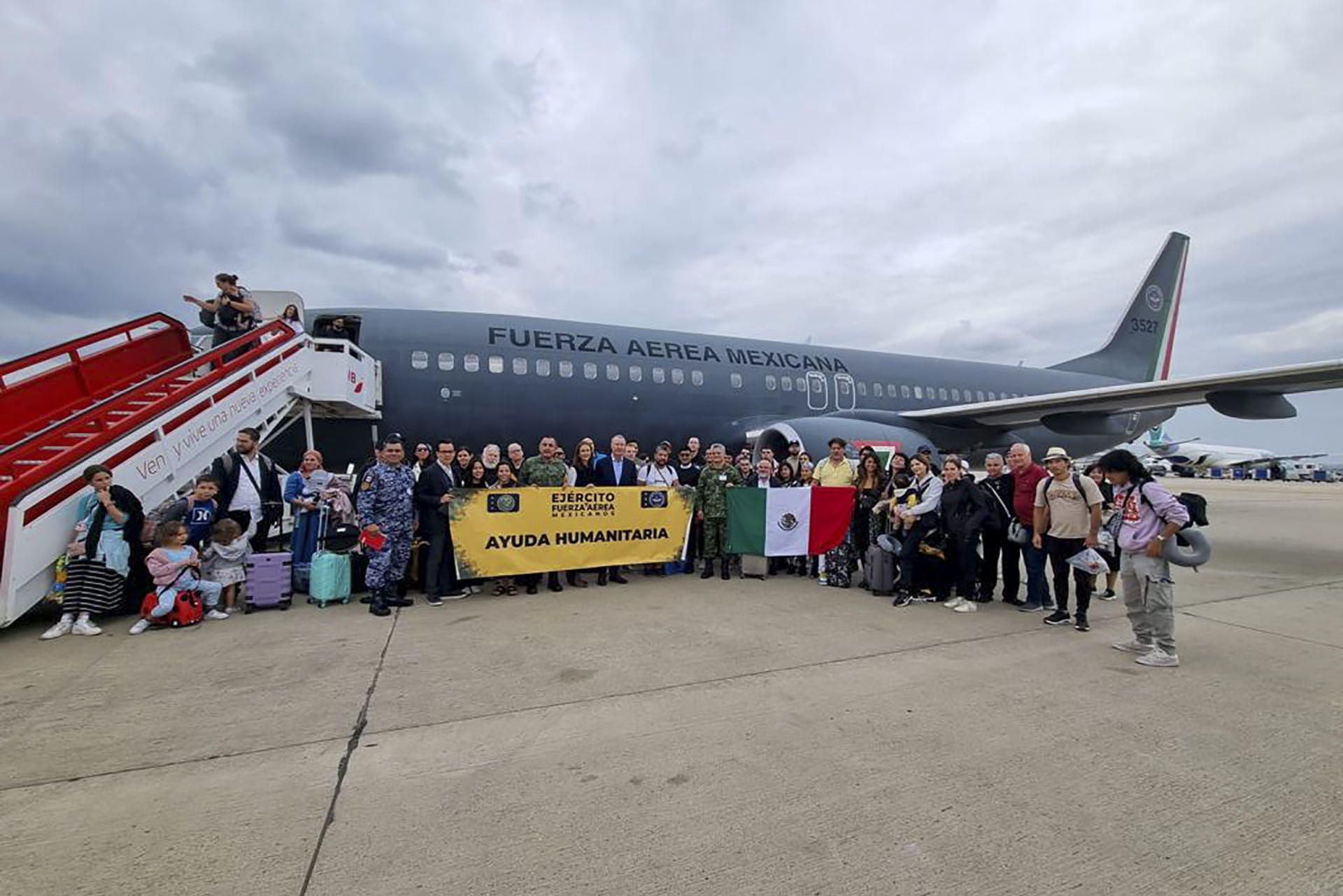 López Obrador asegura que suman 720 mexicanos evacuados de Israel López Obrador asegura que suman 720 mexicanos evacuados de Israel