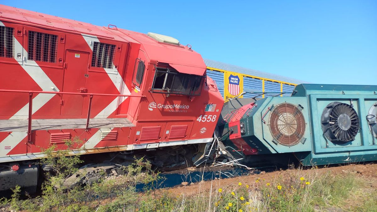 Trenes chocan de frente en Fresnillo; los dos maquinistas murieron Trenes chocan de frente en Fresnillo; los dos maquinistas murieron