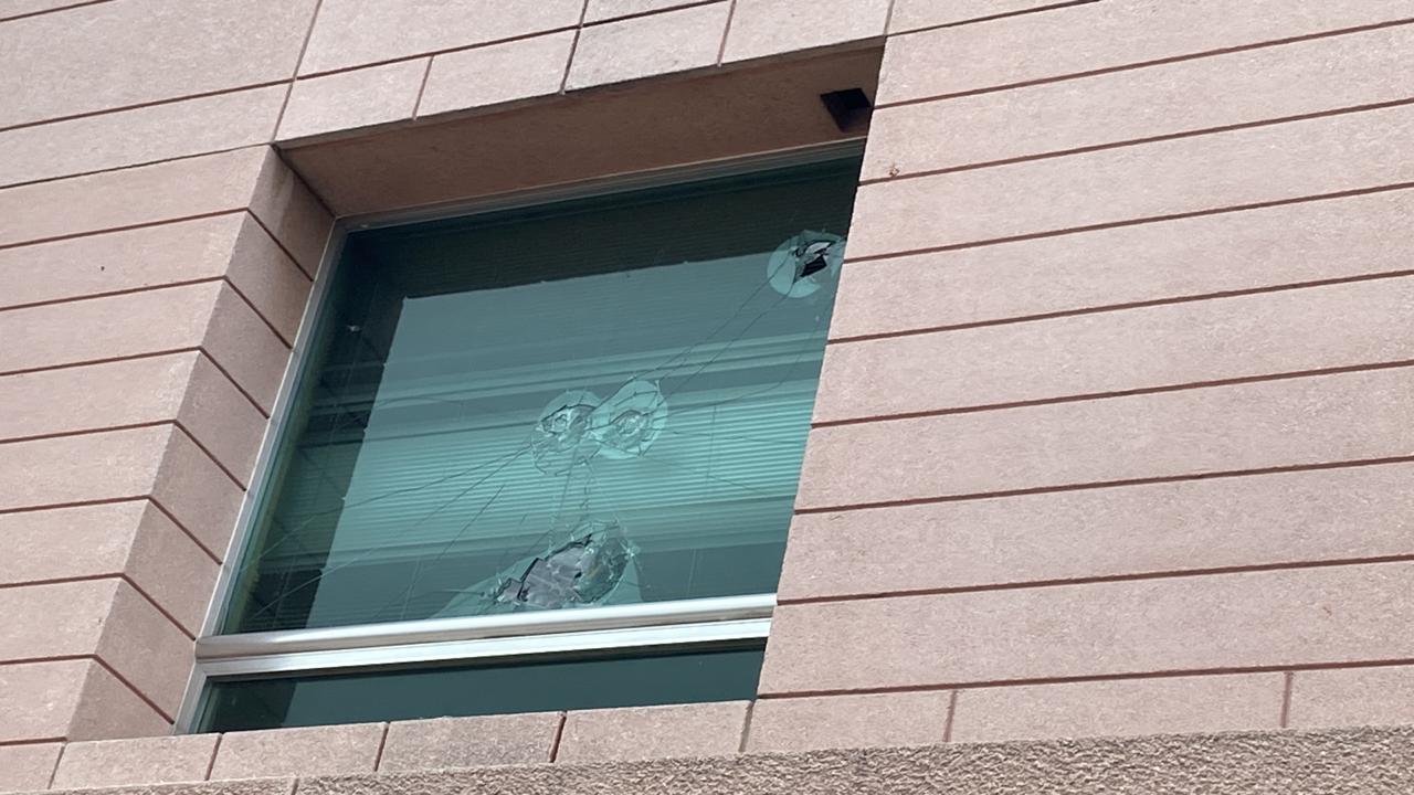 #Video Normalistas vandalizan Palacio de Justicia de Morelia #Video Normalistas vandalizan Palacio de Justicia de Morelia