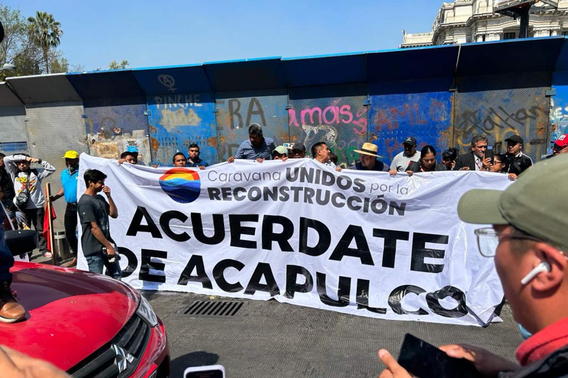 Caravana que viene de Acapulco para exigir más recursos al Gobierno llega a CDMX Caravana que viene de Acapulco para exigir más recursos al Gobierno llega a CDMX