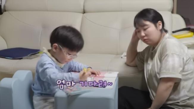 Este es el video del niño coreano que tiene a todo internet llorando (y con justa razón)