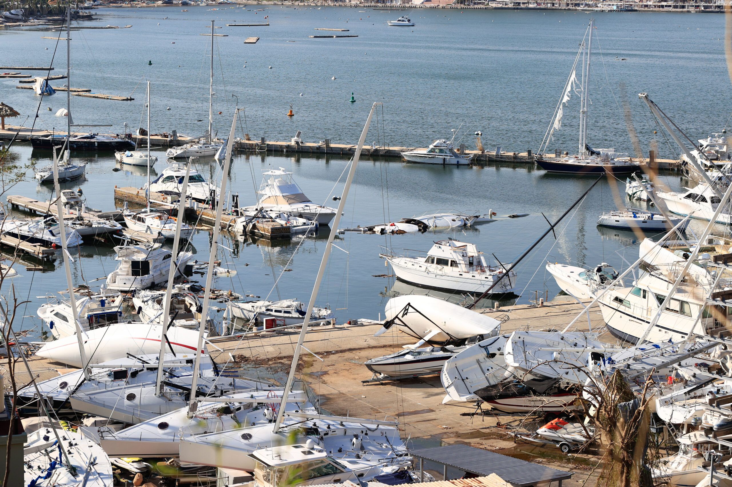 Familiares de tripulantes de embarcaciones en Guerrero piden que se busque a desaparecidos tras Otis Familiares de tripulantes de embarcaciones en Guerrero piden que se busque a desaparecidos tras Otis