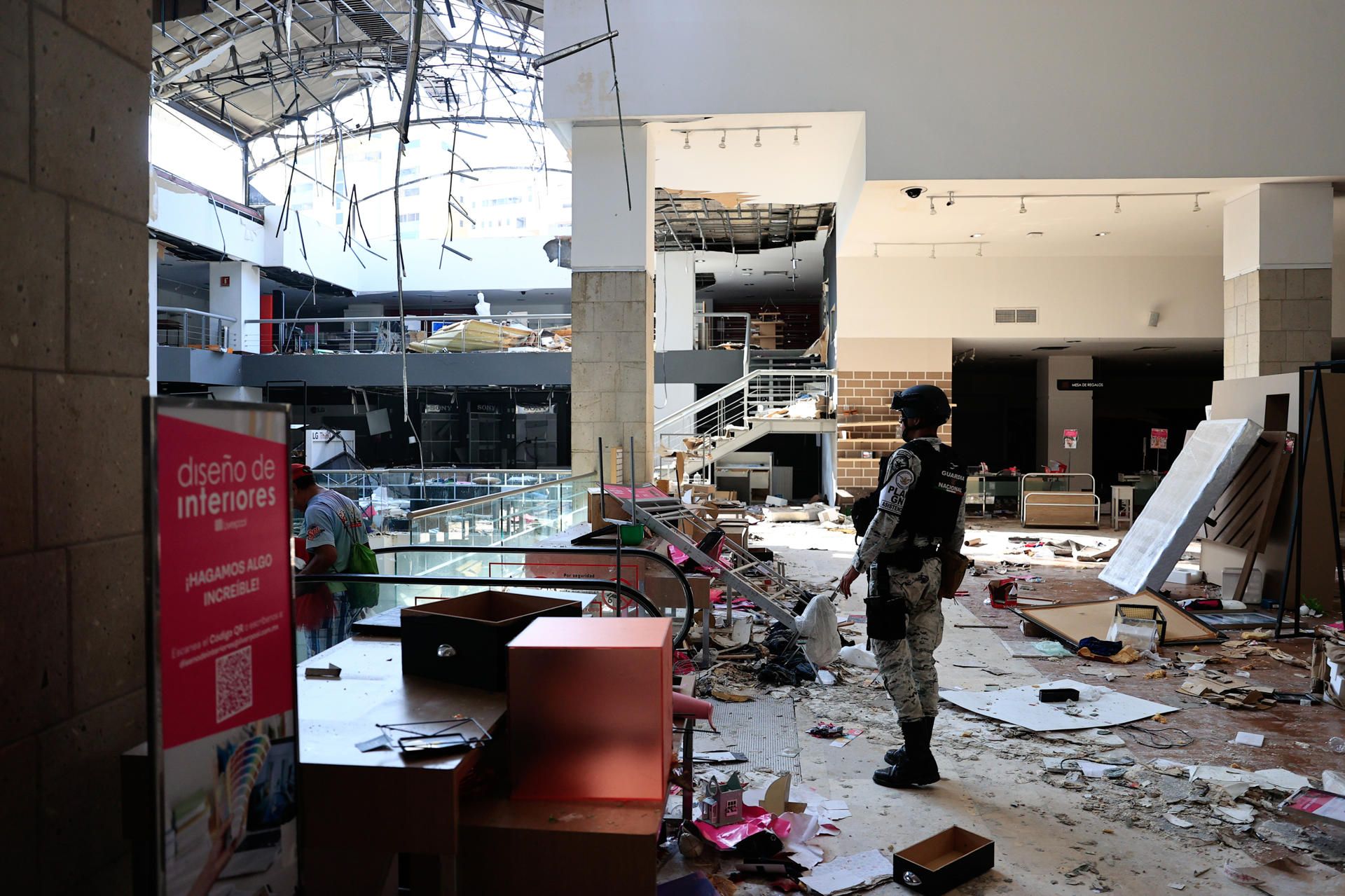 Gobierno triplicará su despliegue de Guardia Nacional en Guerrero tras el huracán Otis Gobierno triplicará su despliegue de Guardia Nacional en Guerrero tras el huracán Otis