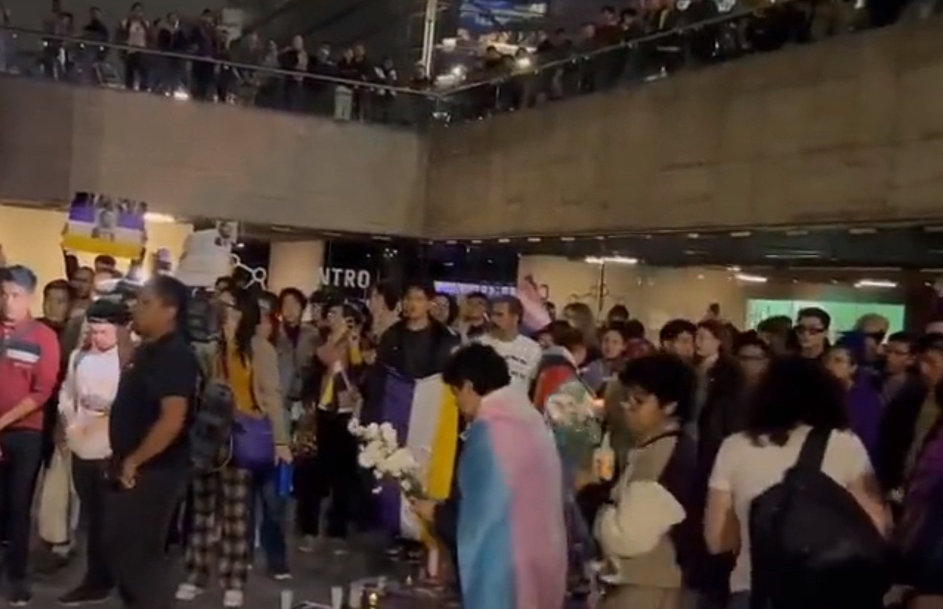 Protestan en la Ciudad de México por la muerte del “magistrade” Jesús Ociel Baena Protestan en la Ciudad de México por la muerte del “magistrade” Jesús Ociel Baena