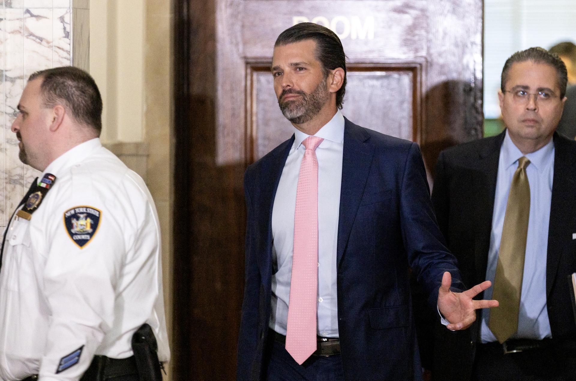 Trump Jr. asegura que no se involucraba en documentos financieros de la empresa familiar