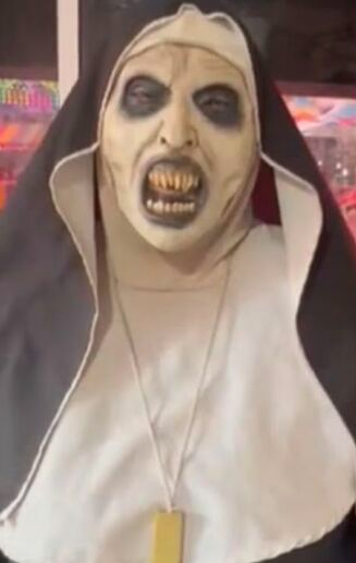 La historia detrás del meme: La Monja de la Feria