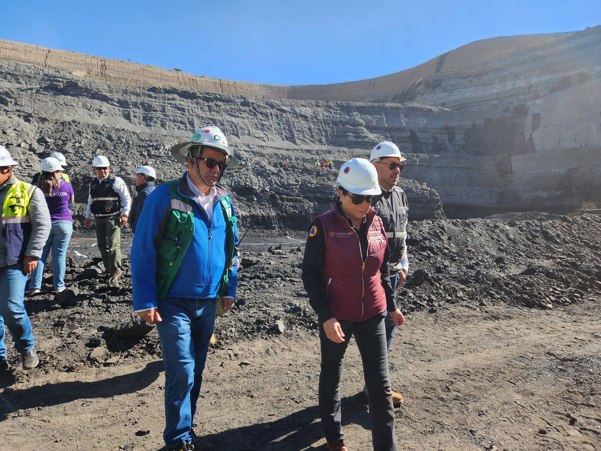 Comienza recuperación de los 10 cuerpos sepultados en mina ‘El Pinabete’ Comienza recuperación de los 10 cuerpos sepultados en mina ‘El Pinabete’