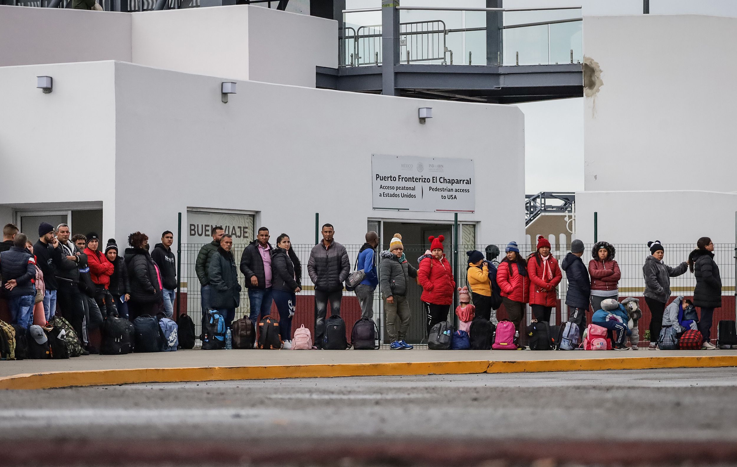 Cruce de migrantes en la frontera de Tijuana aumenta 31 por ciento en el año Cruce de migrantes en la frontera de Tijuana aumenta 31 por ciento en el año
