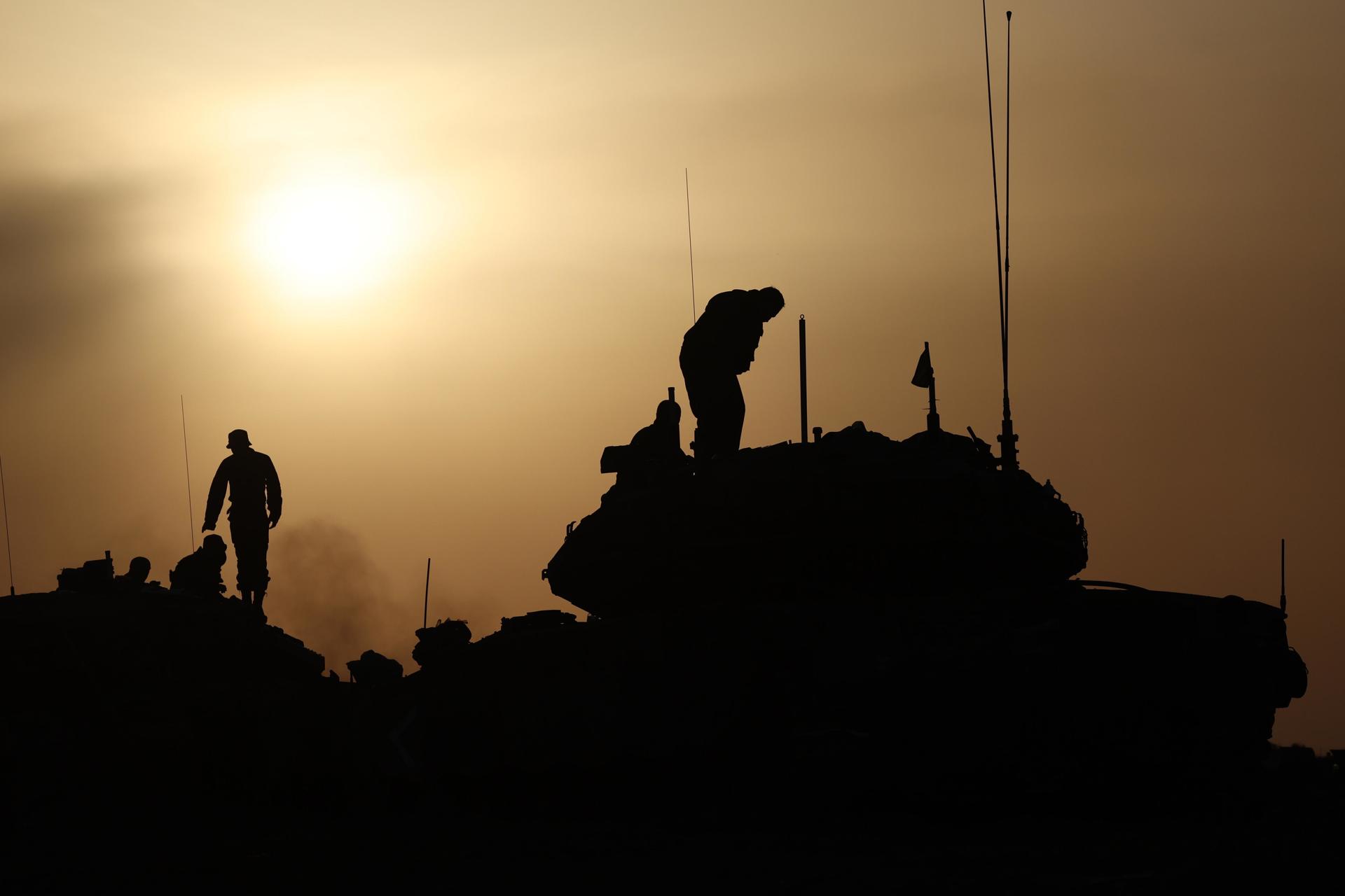 Israel y el grupo chií libanés Hizbulá intercambian ataques en la frontera