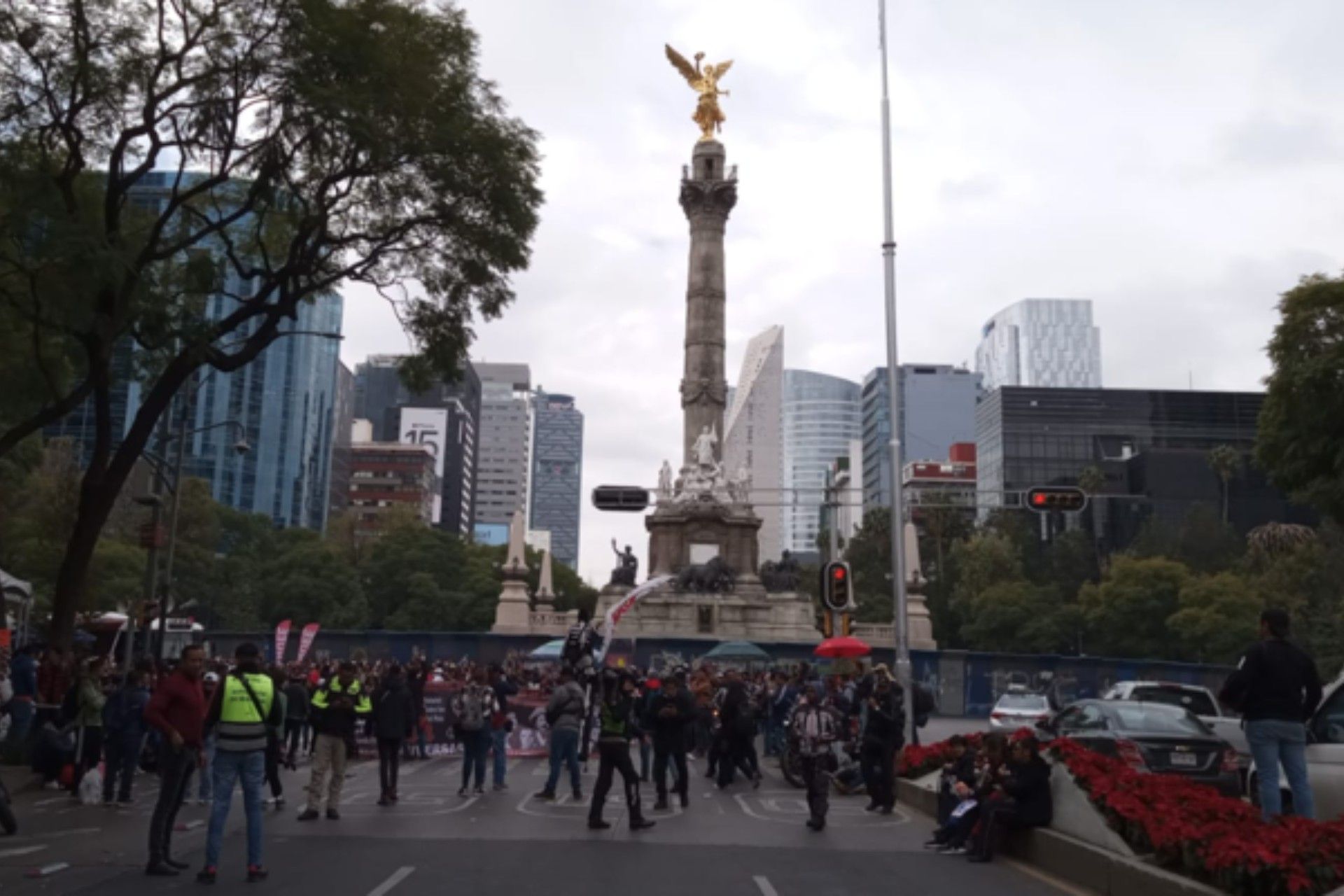 Maestros de la CNTE desquician este viernes Paseo de la Reforma Maestros de la CNTE desquician este viernes Paseo de la Reforma