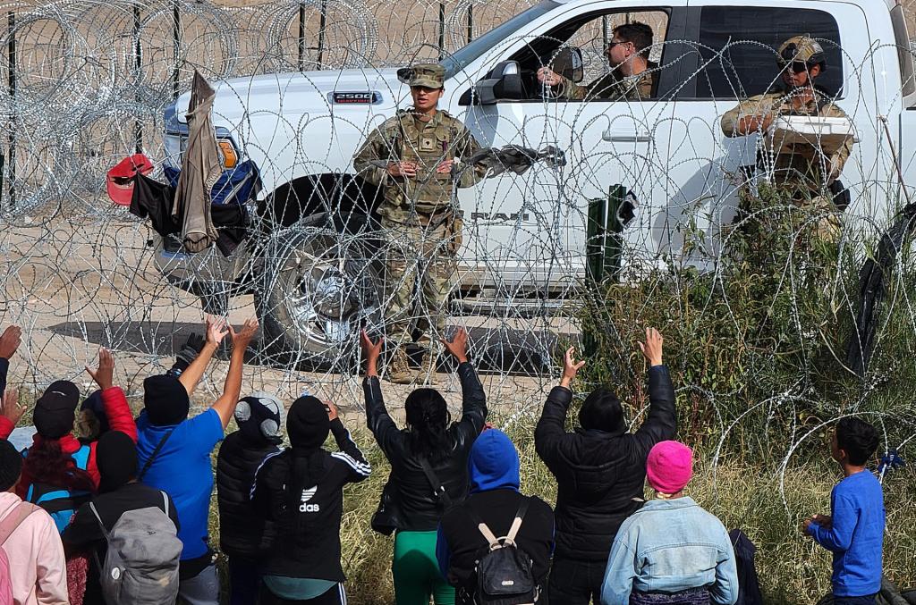 Migración sacudió a frontera norte de México en 2023, afectando a poblaciones y comercio - migrantes-migracion-frontera-ciudad-juarez-1024x677