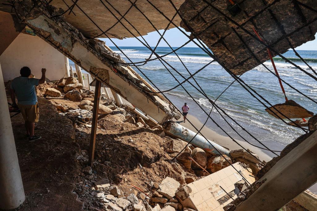 Miles de afectados en Acapulco por Otis aún ven riesgos en su mejor temporada de ingresos - acapulco-guerrero-danos-otis-4dic23-1024x683