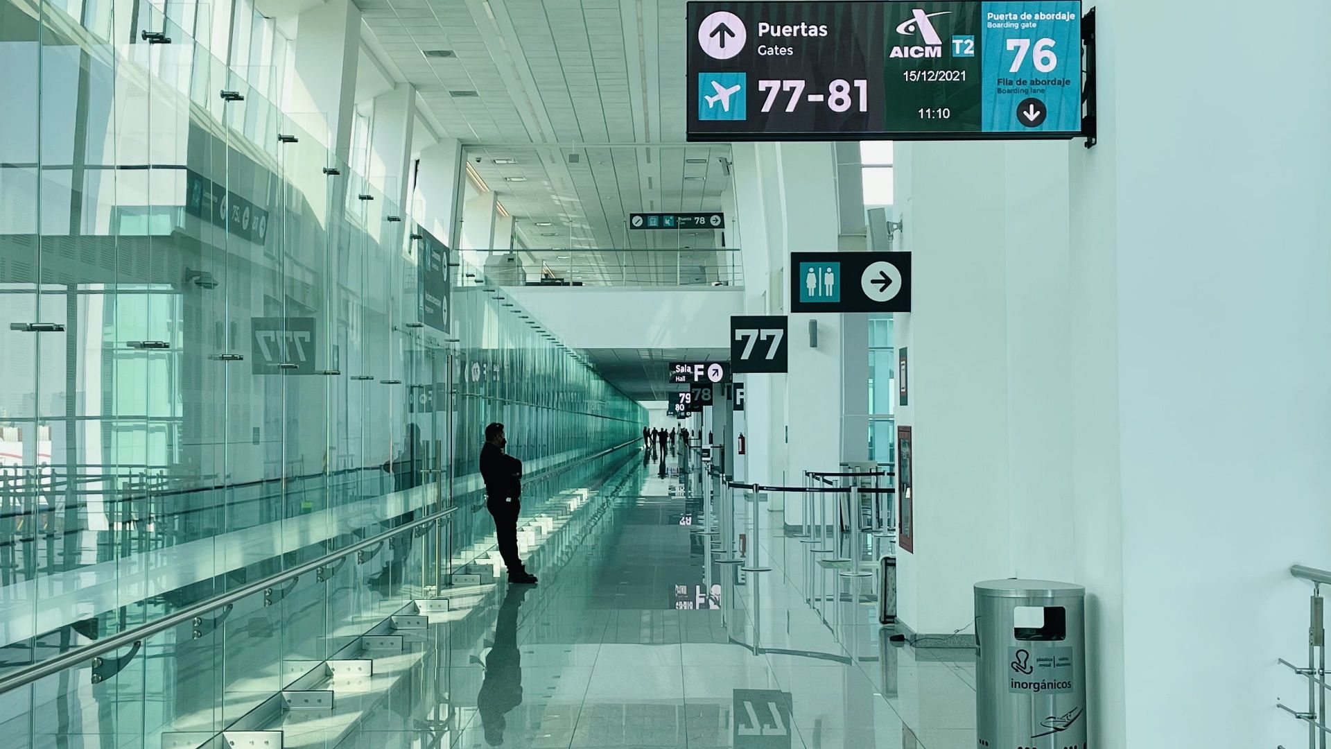 Sin aumento de tarifas, AICM estará en números rojos, advierte el vicealmirante Velázquez Tiscareño Sin aumento de tarifas, AICM estará en números rojos, advierte el vicealmirante Velázquez Tiscareño