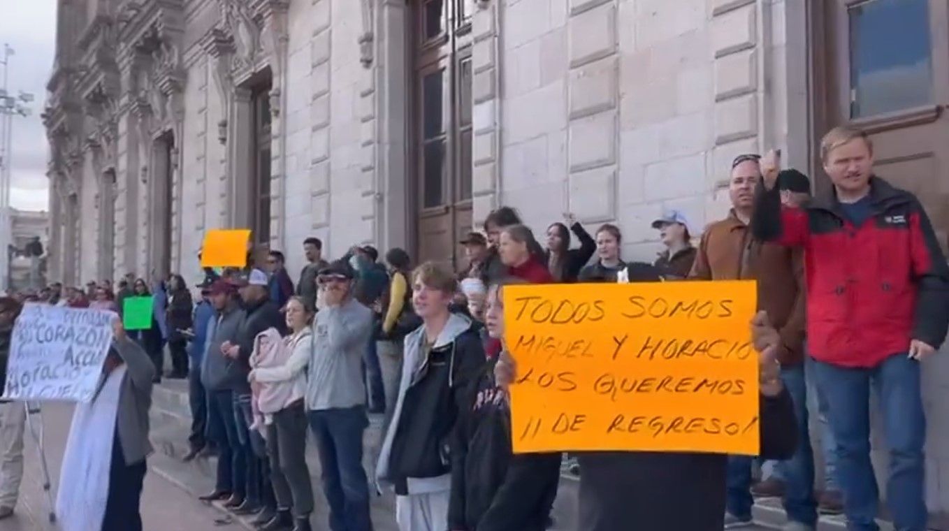 Comunidad LeBarón exige liberación de integrantes secuestrados; “los queremos vivos”, claman Comunidad LeBarón exige liberación de integrantes secuestrados; “los queremos vivos”, claman