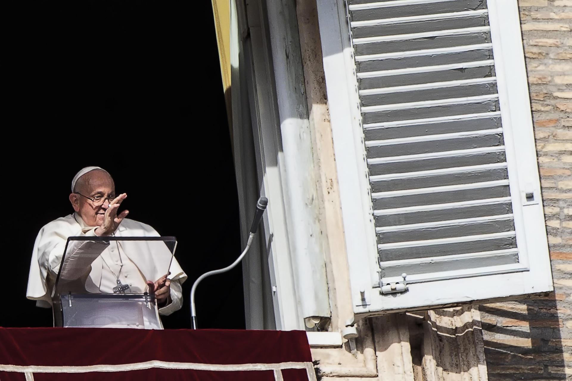 Dios “no quiere ‘followers’ superficiales”, sentencia el papa Francisco