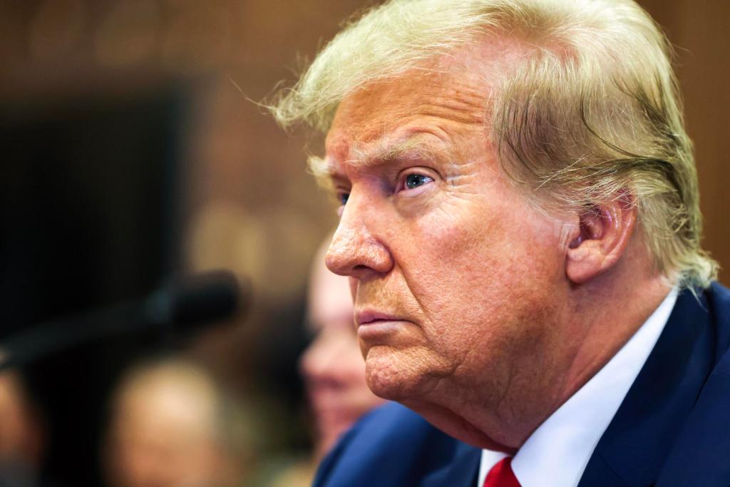 Sin posibilidades, Ron DeSantis abandona las primarias republicanas y allana el camino a Trump - donald-trump-6-1024x683