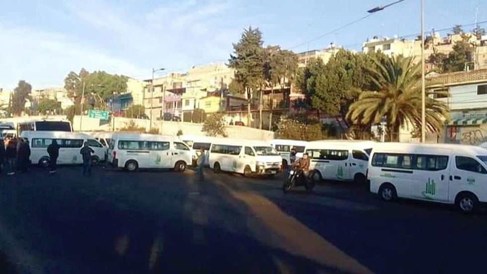 Transportistas bloquean la Naucalpan-Toluca Transportistas bloquean la Naucalpan-Toluca