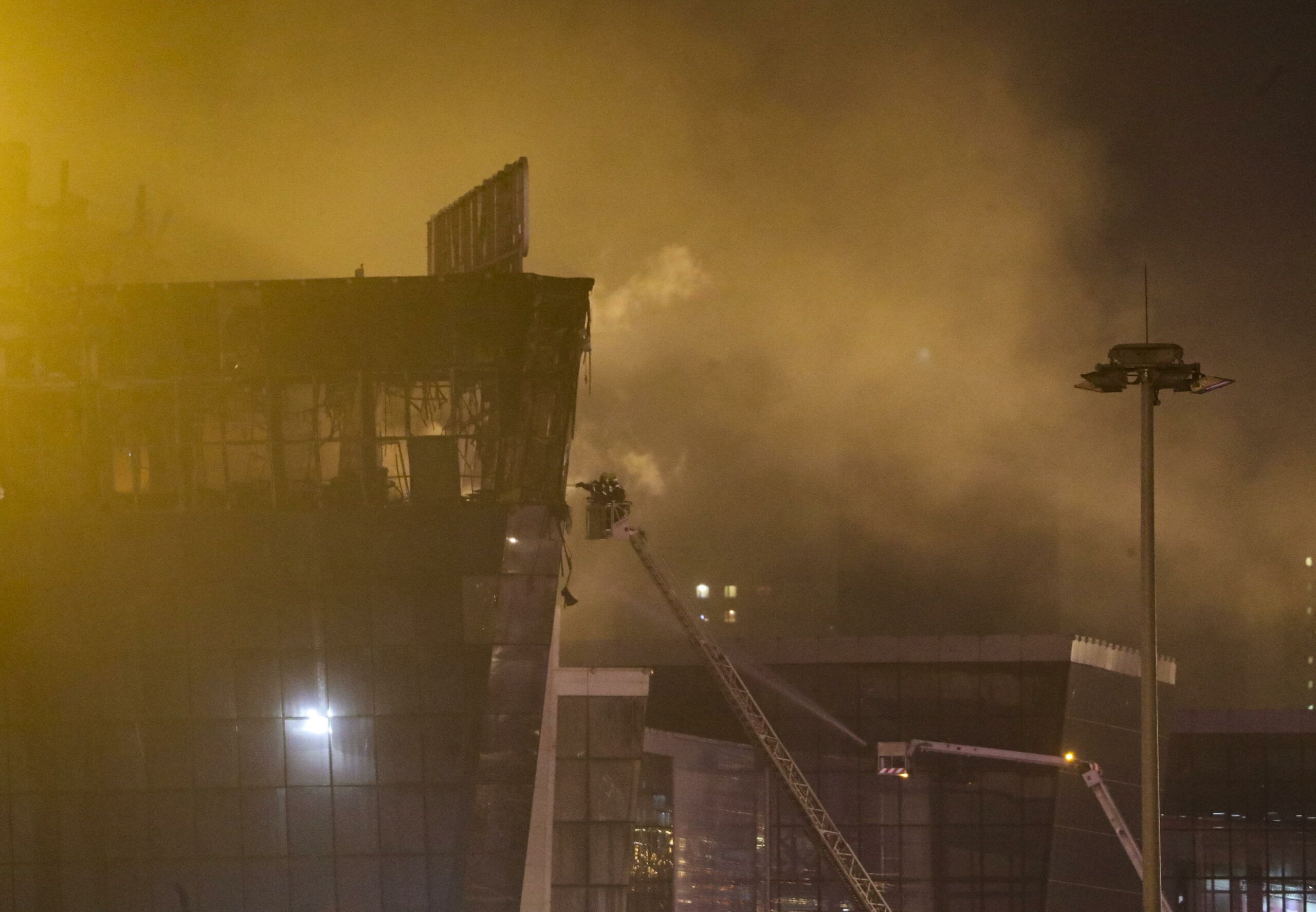 Estado Islámico reivindica el tiroteo en la sala de conciertos en las afueras de Moscú Estado Islámico reivindica el tiroteo en la sala de conciertos en las afueras de Moscú