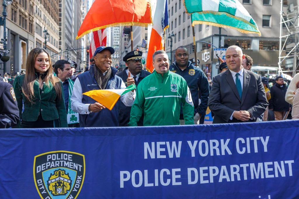 Nueva York celebra con gaitas, tréboles y cerveza el gran desfile de San Patricio - a7e902edb47a8e26fcdbbb86e184305f5d83886cw-1024x683