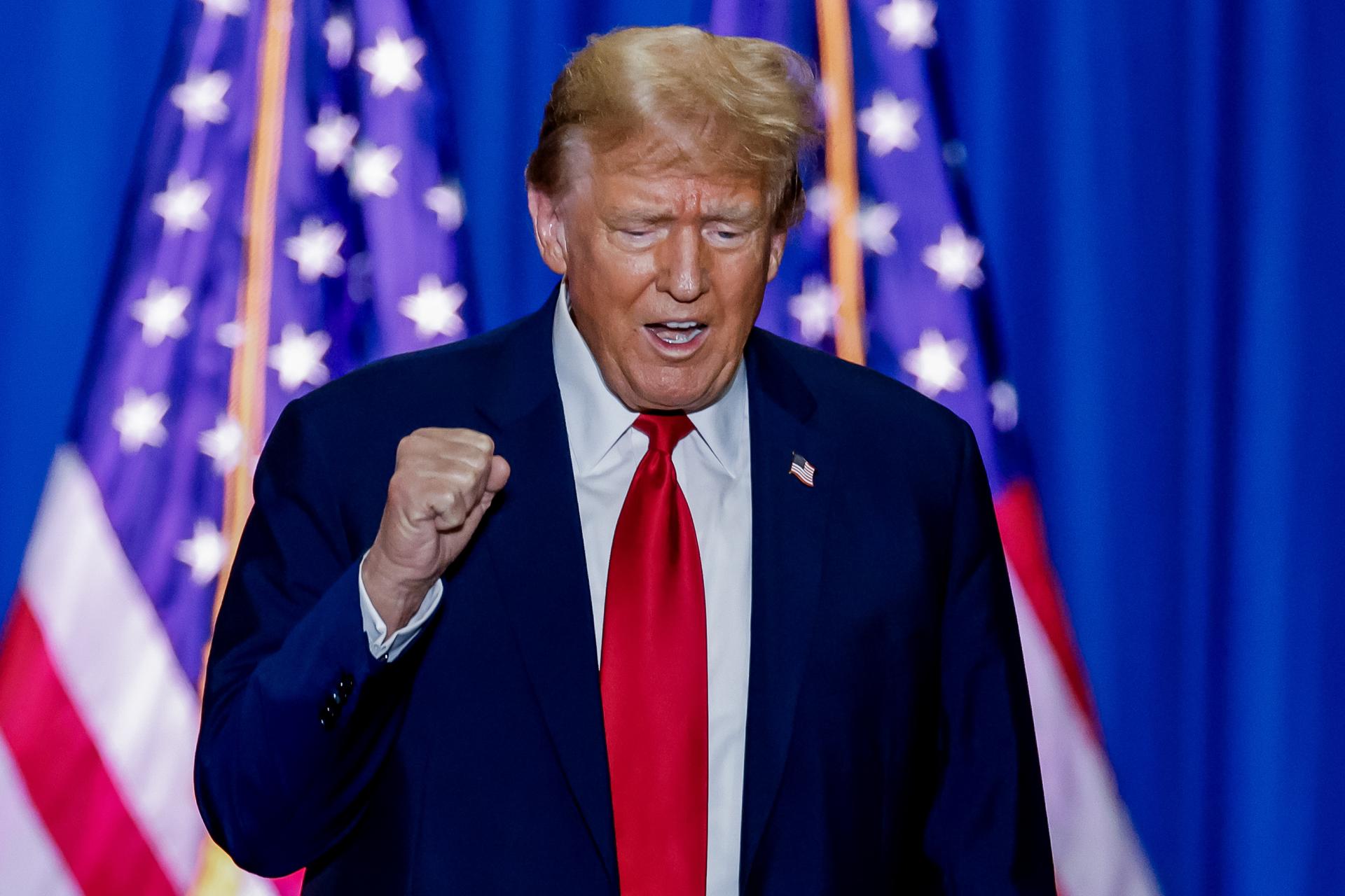 Trump compara a migrantes con Hannibal Lecter y a su lenguaje como de Marte