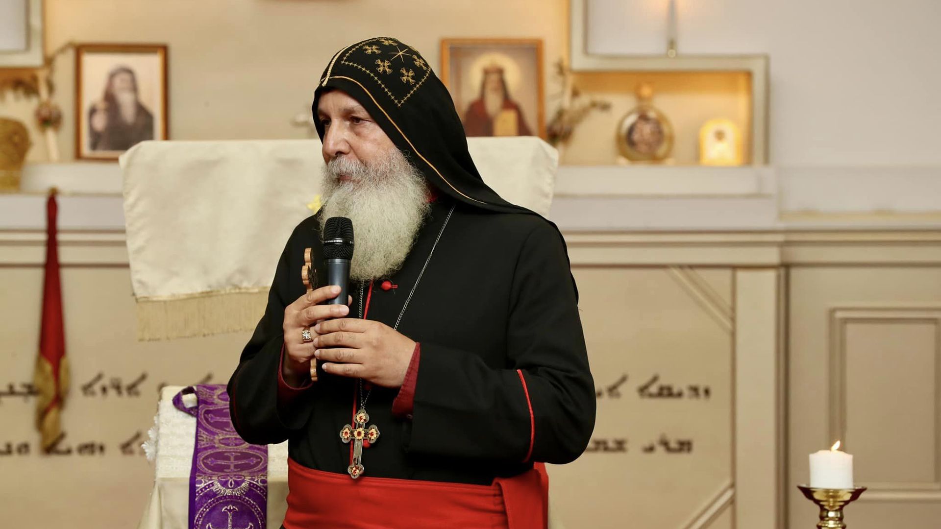 Apuñalan a sacerdote durante misa en Sidney Apuñalan a sacerdote durante misa en Sidney