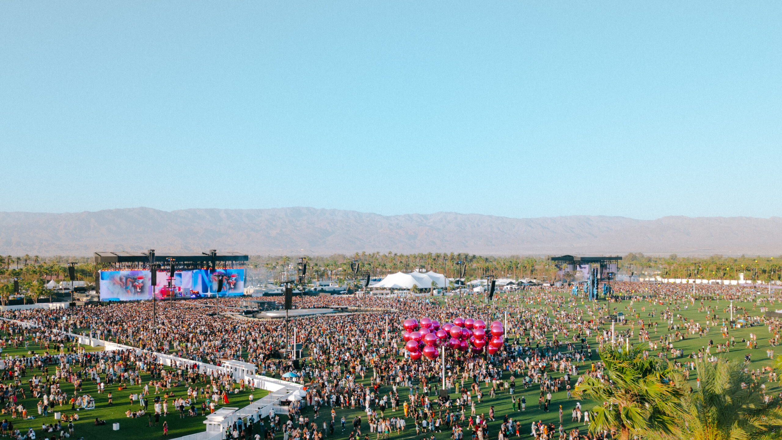 Coachella 2024, el regreso de la moda de principios de milenio, desierto y “libertad”