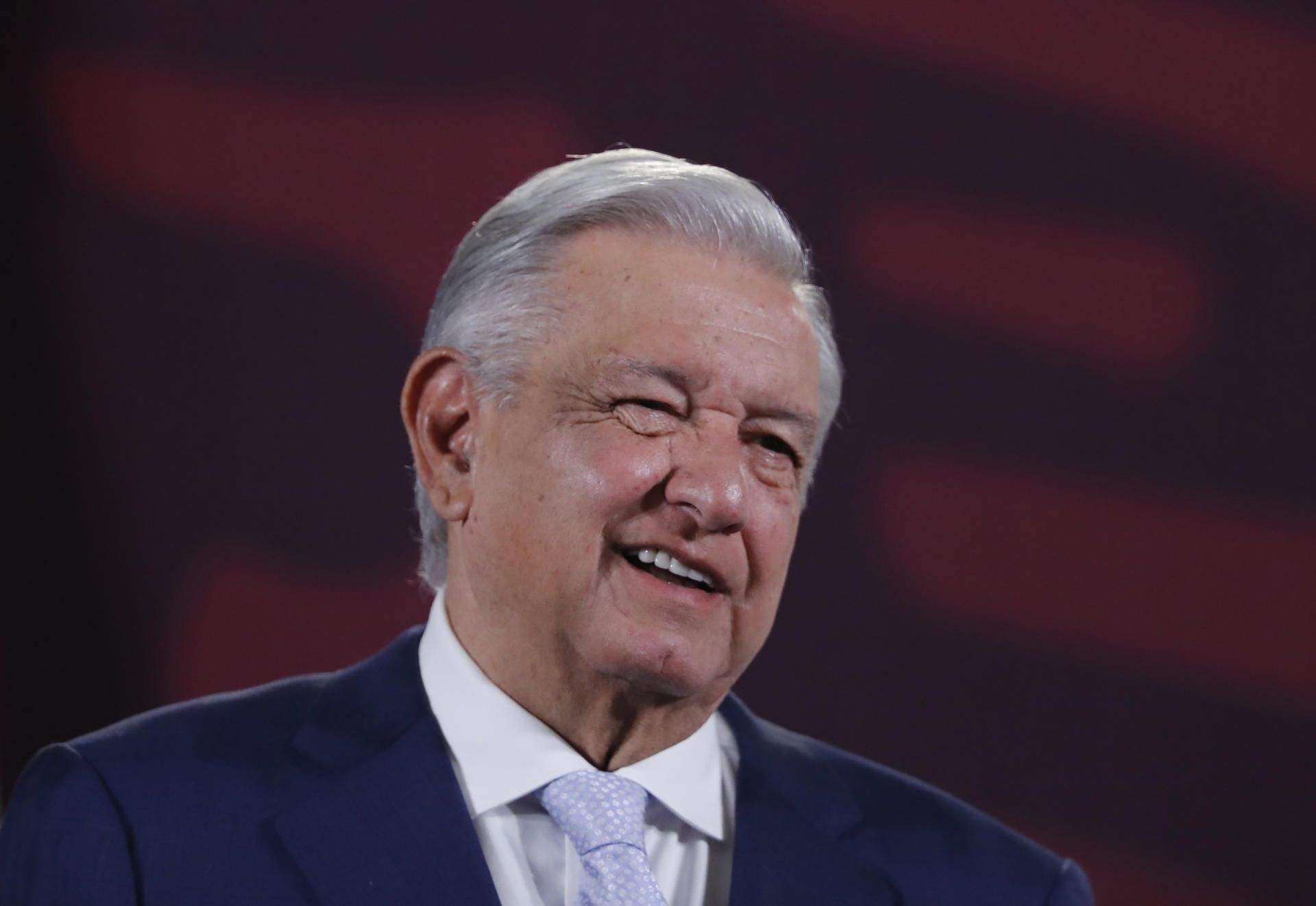 “Me daría vergüenza subirme a un yate en un país con tanta pobreza”: López Obrador “Me daría vergüenza subirme a un yate en un país con tanta pobreza”: López Obrador