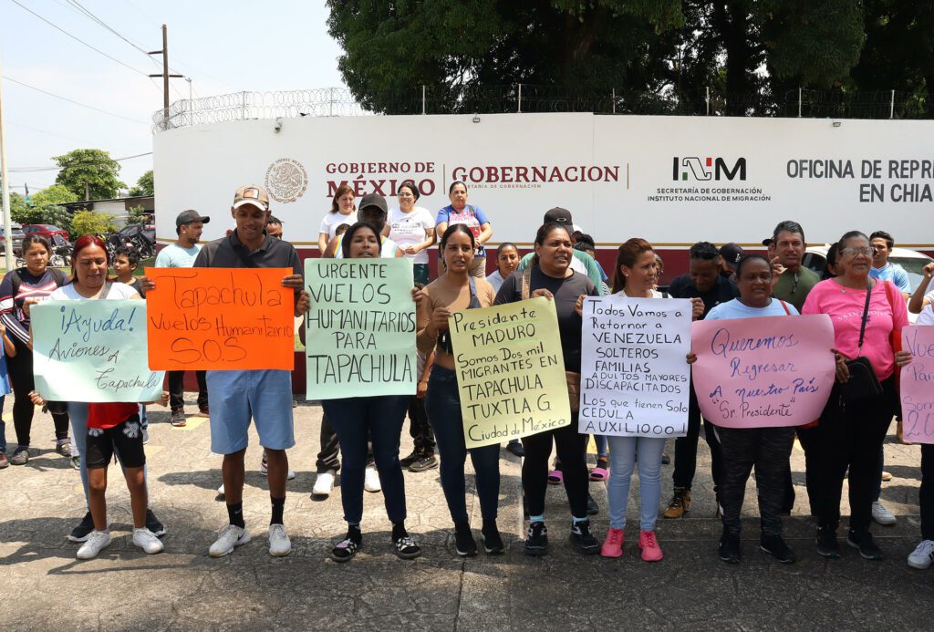 Venezolanos aumentan sus protestas en Chiapas para exigir vuelos de repatriación
