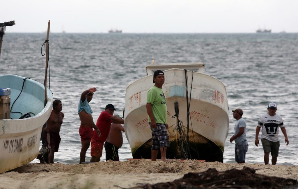 Alvin se debilita rumbo a Baja California como baja presión remanente