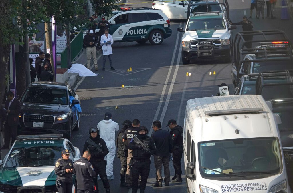 Sheinbaum pide responsabilidad y no especular sobre asesinatos de dos funcionarios cercanos a Clara Brugada