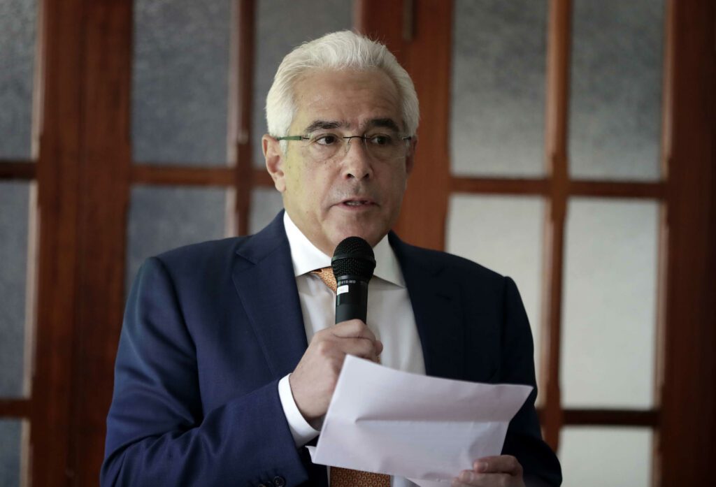 SIP denuncia intento de censura contra Héctor de Mauleón y El Universal