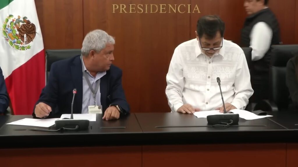 #Video Ciudadano se disculpa con Fernández Noroña en el Senado